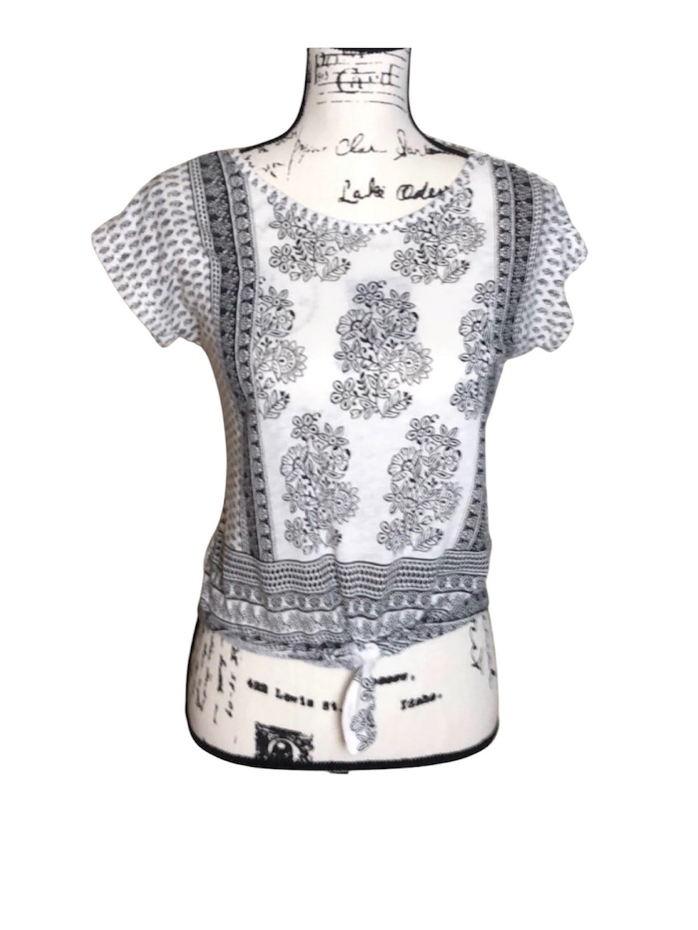 Bethany Mota Short Sleeve Black And White Tee Size XS